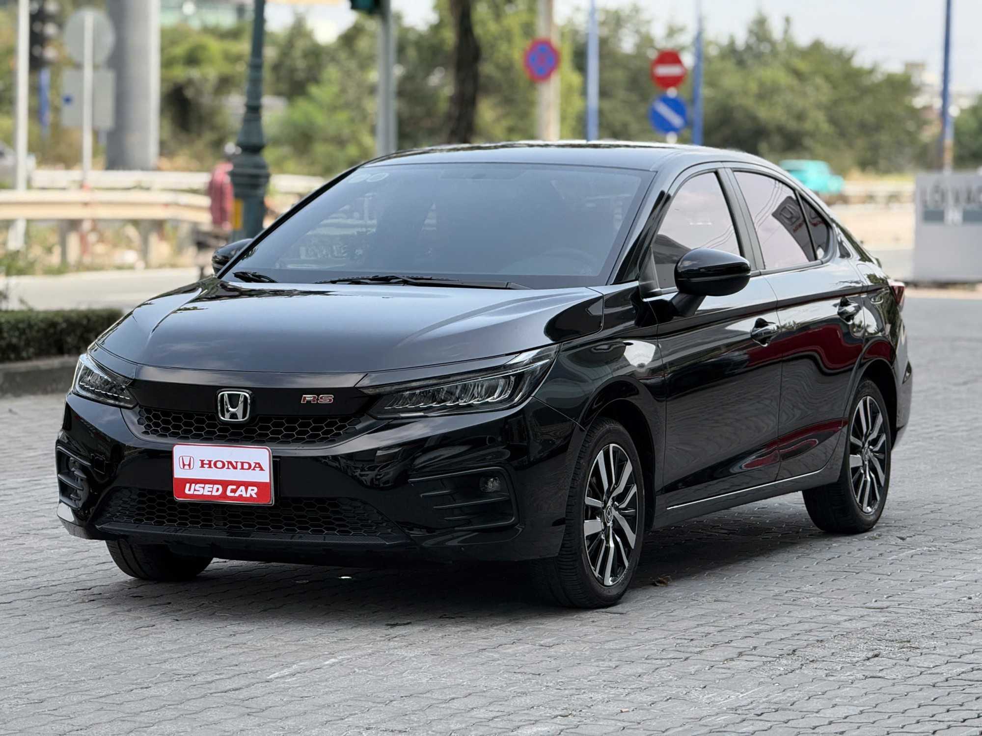 Honda city RS Màu đen 2023 đã qua sử dụng
